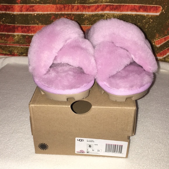 UGG Shoes - 🔥💕 Ugg women’s fuzzette slipper sz 6